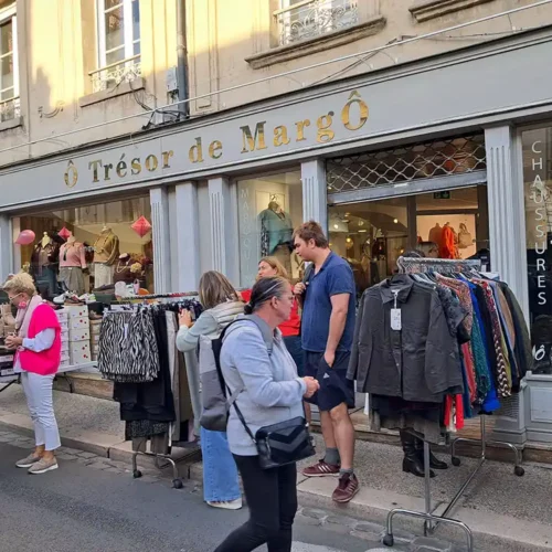 La braderie d’automne a fait le plein sous le soleil !